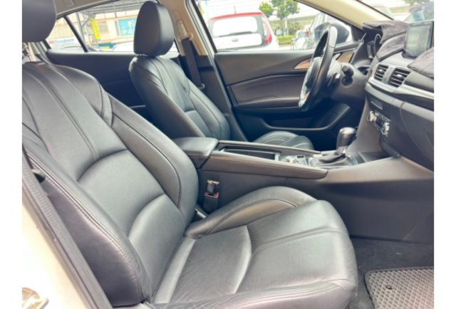 Mazda MAZDA3  第6張相片