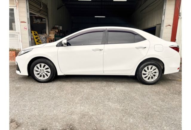 本月特價 一手車 跑超少 顏色漂亮  第4張相片
