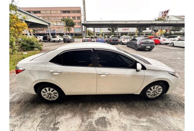 本月特價 一手車 跑超少 顏色漂亮  第5張相片