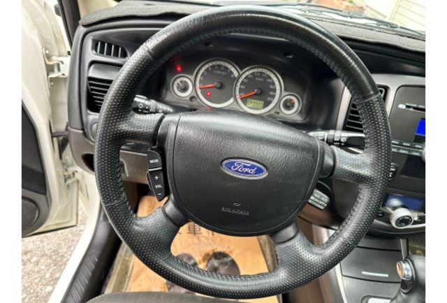 Ford ESCAPE  第17張相片