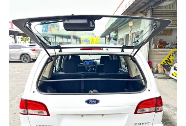 Ford ESCAPE  第6張相片