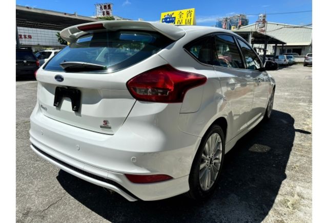 Ford FOCUS  第8張相片