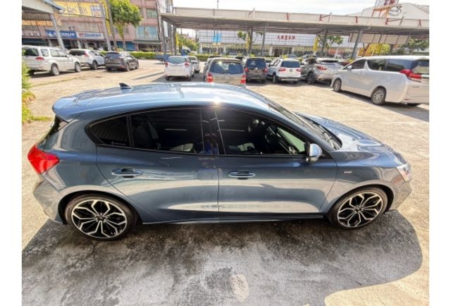 Ford FOCUS  第9張相片