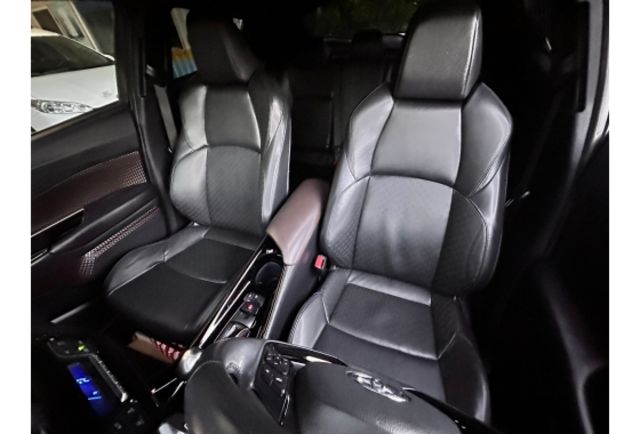 Toyota C-HR  第8張相片