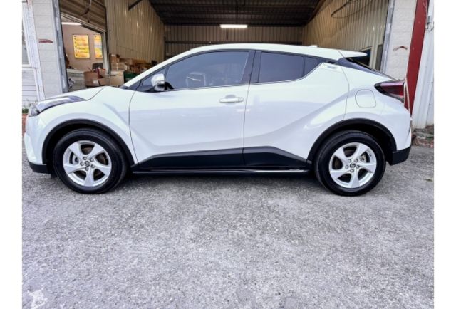 Toyota C-HR  第10張相片