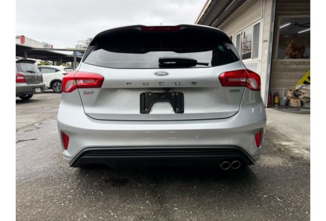 Ford FOCUS  第7張相片