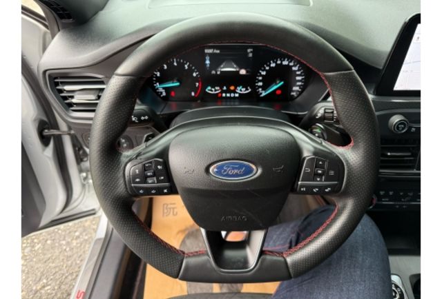 Ford FOCUS  第14張相片