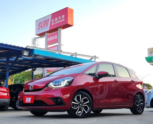 22年式 FIT 新款 僅跑2萬多 LED頭燈 CARPLAY ACC跟車 車道維持輔助 盲點偵測 AEB自動緊急煞車系  第1張相片
