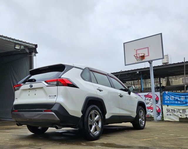 19年 RAV4 Hybrid 旗艦版 360環景系統 ACC跟車系統 導航配備 電動尾門 盲點偵測 車道置中輔助  第4張相片