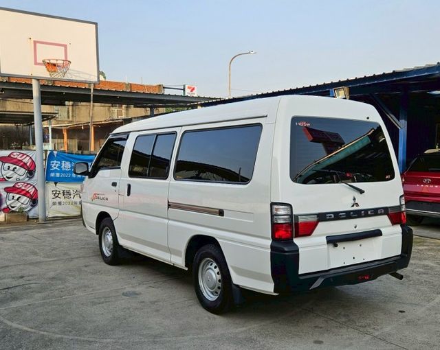 22年 得利卡 八人座 自排 僅跑2萬多 BSW盲點偵測 定速巡航 大螢幕安卓影音 ECO節能模式 後座出風口  第6張相片