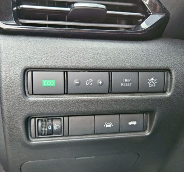 24年 SENTRA 尊爵智駕版 遙控預先啟動引擎 7吋液晶儀表 ICC全速域跟車 環景系統 無線Carplay 盲點  第16張相片