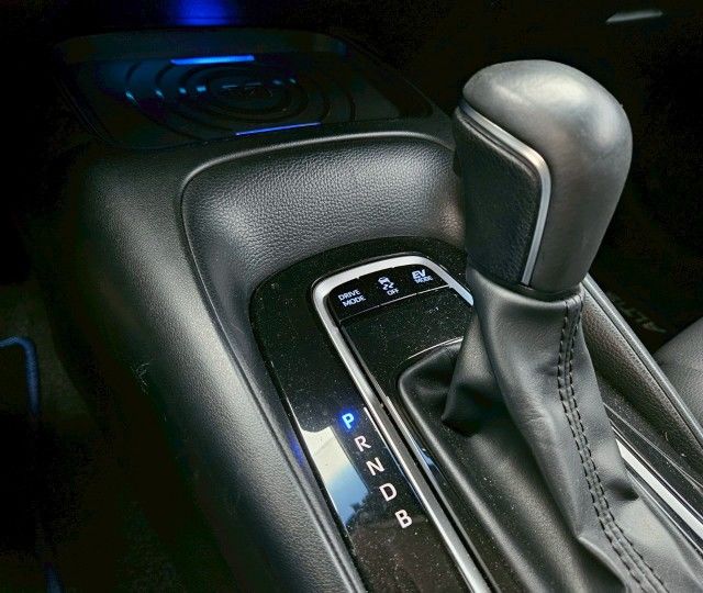 21年 ALTIS 油電 旗艦版 僅跑3萬 原廠保養紀錄 360環景系統 電動座椅 抬頭顯示器 CARPLAY  第15張相片