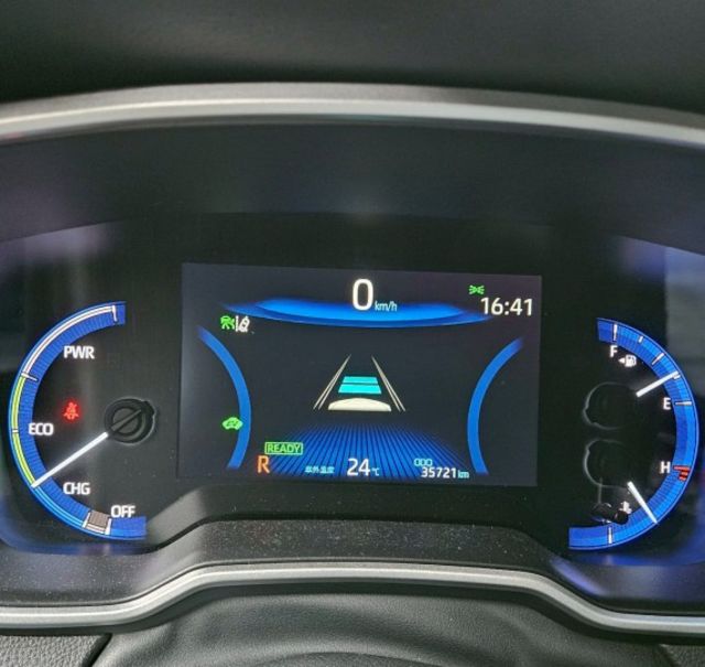 21年 ALTIS 油電 旗艦版 僅跑3萬 原廠保養紀錄 360環景系統 電動座椅 抬頭顯示器 CARPLAY  第19張相片