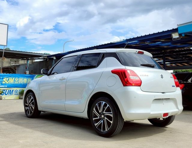 23年式 SWIFT 僅跑2萬 ACC跟車系統 CarPlay 盲點偵測 車道偏離警示 遠光燈輔助 換檔撥片 恆溫空調  第4張相片