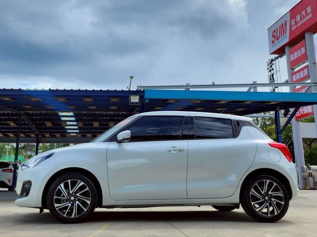 23年式 SWIFT 僅跑2萬 ACC跟車系統 CarPlay 盲點偵測 車道偏離警示 遠光燈輔助 換檔撥片 恆溫空調  第6張相片
