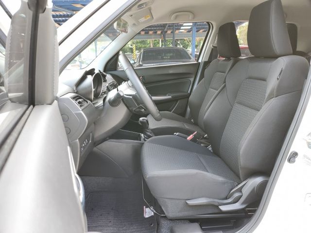 23年式 SWIFT 僅跑2萬 ACC跟車系統 CarPlay 盲點偵測 車道偏離警示 遠光燈輔助 換檔撥片 恆溫空調  第7張相片