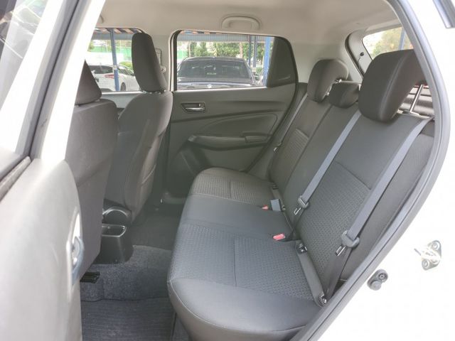 23年式 SWIFT 僅跑2萬 ACC跟車系統 CarPlay 盲點偵測 車道偏離警示 遠光燈輔助 換檔撥片 恆溫空調  第8張相片