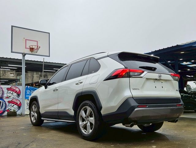 21年 RAV4 旗艦版 360環景系統 電動尾門 抬頭顯示器 CARPLAY 7 SRS氣囊 TSS2.0智動駕駛輔助  第4張相片