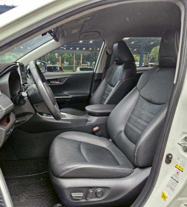 21年 RAV4 旗艦版 360環景系統 電動尾門 抬頭顯示器 CARPLAY 7 SRS氣囊 TSS2.0智動駕駛輔助  第7張相片