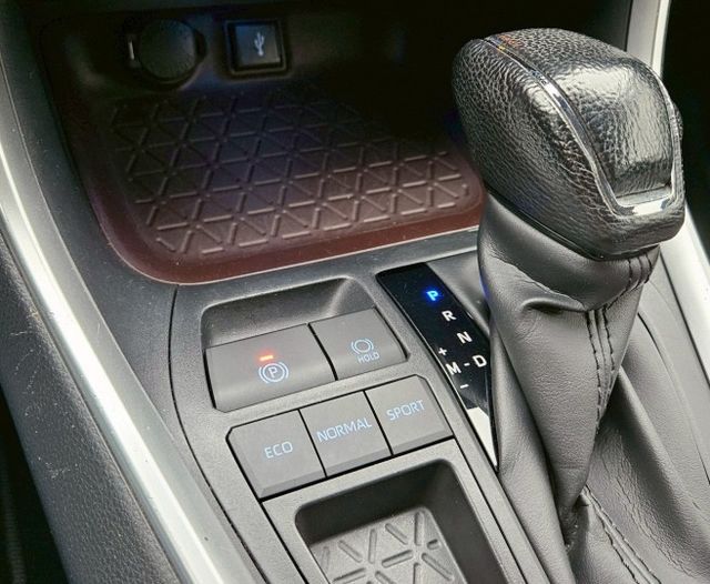 21年 RAV4 旗艦版 360環景系統 電動尾門 抬頭顯示器 CARPLAY 7 SRS氣囊 TSS2.0智動駕駛輔助  第19張相片