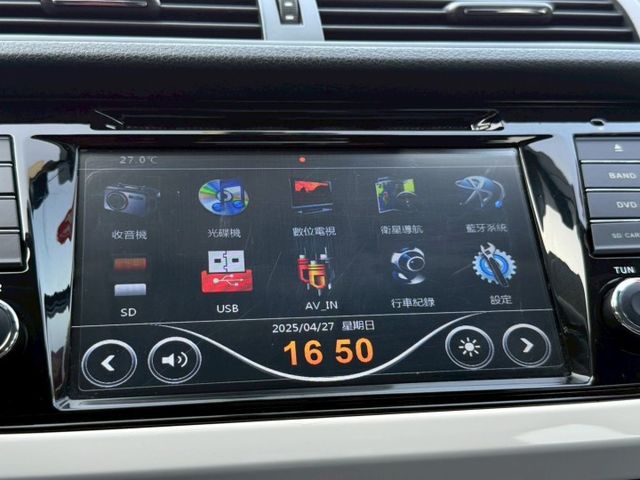 16年 FABIA 1.2 TSI 年度稅金僅8640 油耗平均 17.8 免鑰匙摸門啟動 LED日行燈 定速巡航 影音  第13張相片
