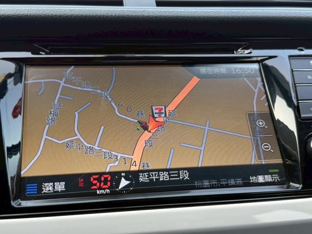 16年 FABIA 1.2 TSI 年度稅金僅8640 油耗平均 17.8 免鑰匙摸門啟動 LED日行燈 定速巡航 影音  第14張相片