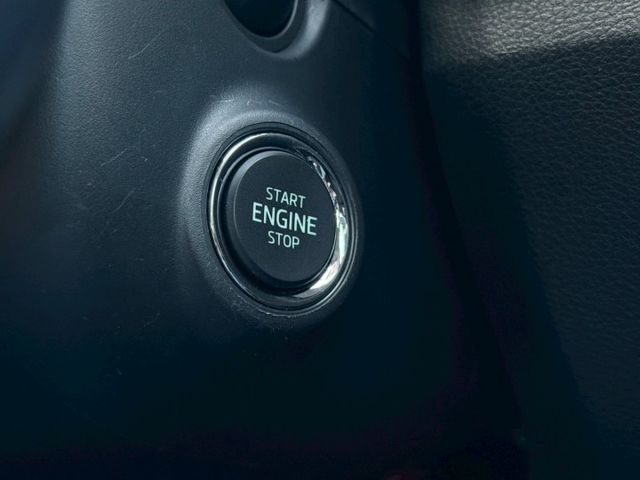 16年 FABIA 1.2 TSI 年度稅金僅8640 油耗平均 17.8 免鑰匙摸門啟動 LED日行燈 定速巡航 影音  第16張相片