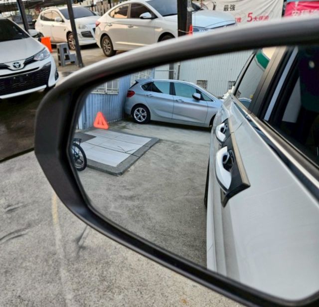 23年 CUSTIN B款 僅跑2萬 新車原廠保固中 大七人座 第二排VIP皇家座椅 Level2半自動駕駛 環景系統  第13張相片