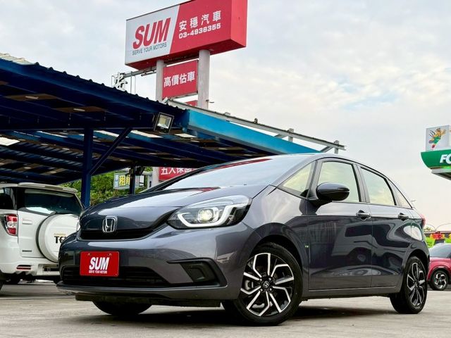23年 FIT 最新款  原廠保養紀錄 原廠保固中 ACC跟車系統 車道維持輔助 LED頭燈 CARPLAY 恆溫空調  第1張相片