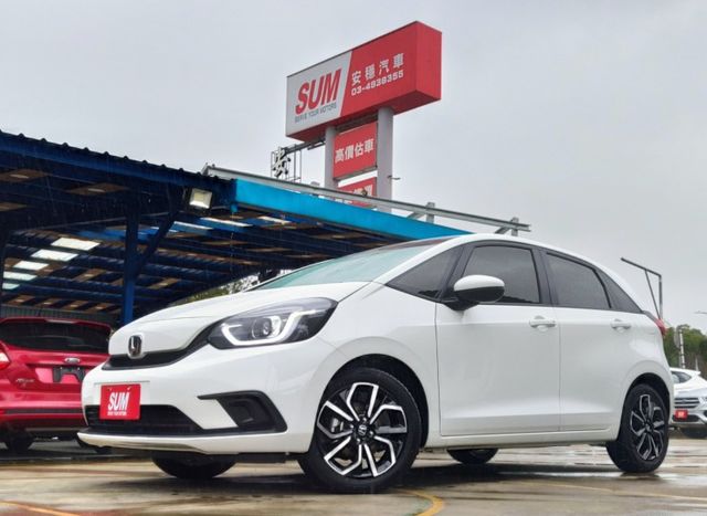 22年 FIT 汽油版 倒車顯影 ACC跟車系統 車道維持輔助 CARPLAY LED頭燈 換檔撥片 免鑰匙啟動  第1張相片