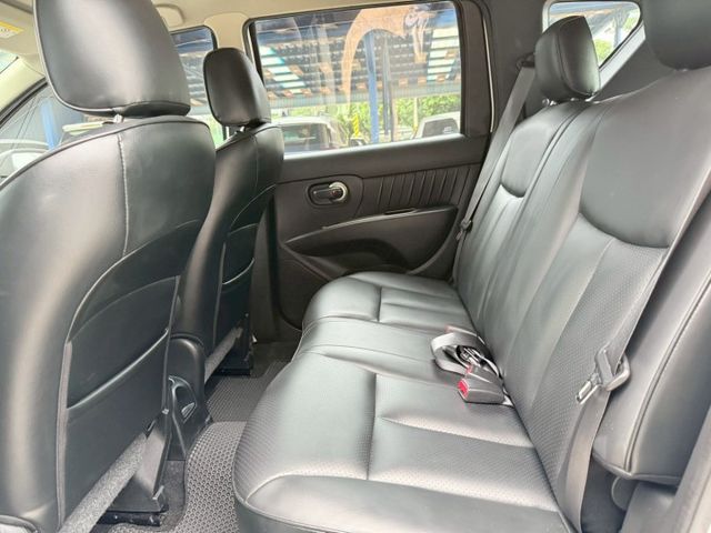 18年 LIVINA 年份新 低總價 代步首選好車 車頂行李架 皮椅 升級大螢幕安卓機 無線Carplay 倒車顯影  第7張相片