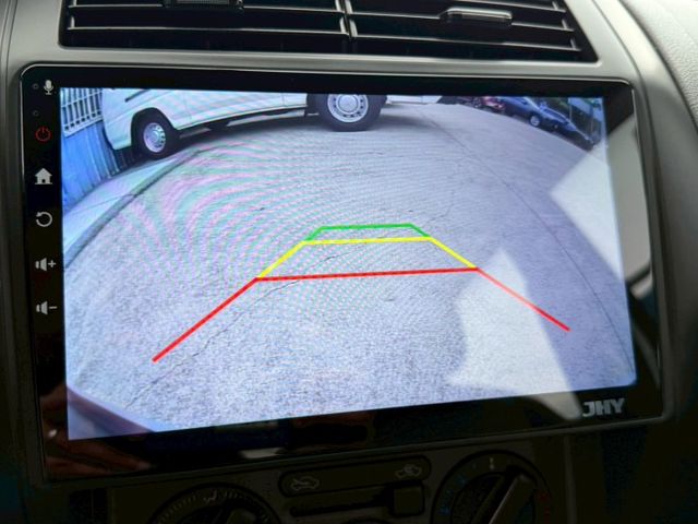 18年 LIVINA 年份新 低總價 代步首選好車 車頂行李架 皮椅 升級大螢幕安卓機 無線Carplay 倒車顯影  第13張相片