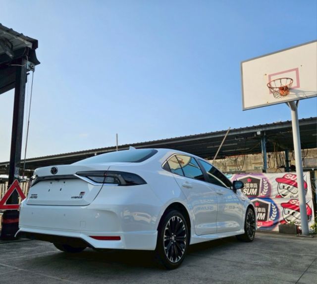 GR SPORT 油電 TSS 全速域ACC跟車 盲點偵測 紅黑雙色內裝 亮黑切削鋁圈 空力套件 倒車顯影 摸門解鎖  第6張相片