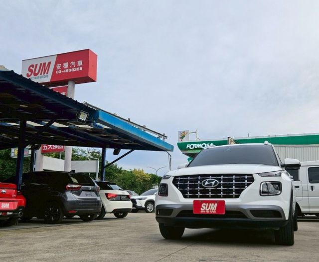GLB款  盲點偵測 IKEY 車頂行李架 CARPLAY主機 車道置中輔助 AEB緊急煞停 恆溫空調  第3張相片