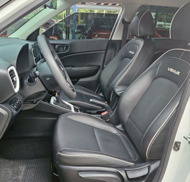 GLB款  盲點偵測 IKEY 車頂行李架 CARPLAY主機 車道置中輔助 AEB緊急煞停 恆溫空調  第8張相片