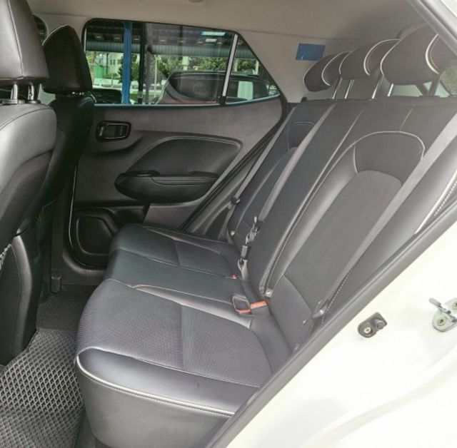 GLB款  盲點偵測 IKEY 車頂行李架 CARPLAY主機 車道置中輔助 AEB緊急煞停 恆溫空調  第9張相片