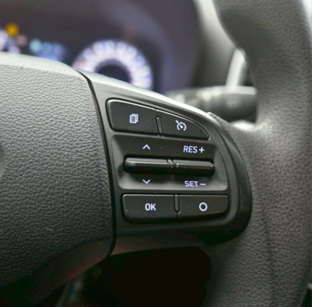 GLB款  盲點偵測 IKEY 車頂行李架 CARPLAY主機 車道置中輔助 AEB緊急煞停 恆溫空調  第14張相片
