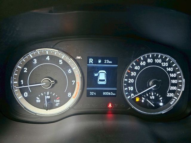 GLB款  盲點偵測 IKEY 車頂行李架 CARPLAY主機 車道置中輔助 AEB緊急煞停 恆溫空調  第16張相片