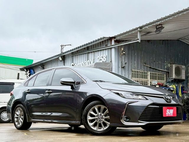 22年 ALTIS 豪華+ 僅跑4萬多 免鑰匙摸門啟動 全速域跟車 盲點偵測 中控螢幕 車道維持輔助系統  第2張相片