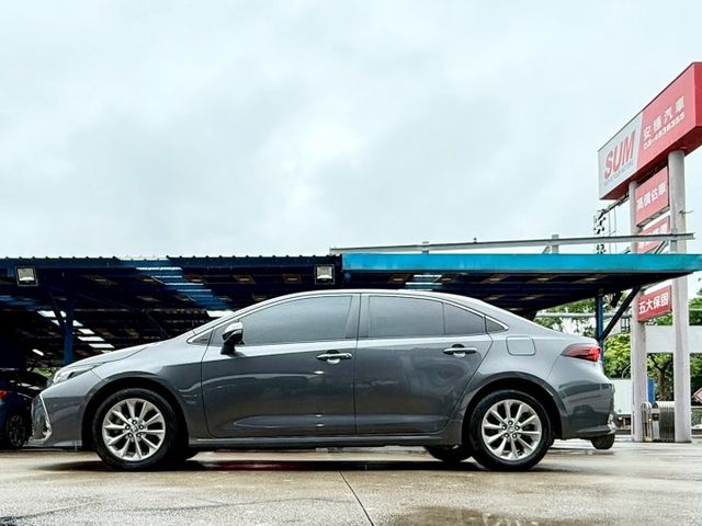 22年 ALTIS 豪華+ 僅跑4萬多 免鑰匙摸門啟動 全速域跟車 盲點偵測 中控螢幕 車道維持輔助系統  第5張相片