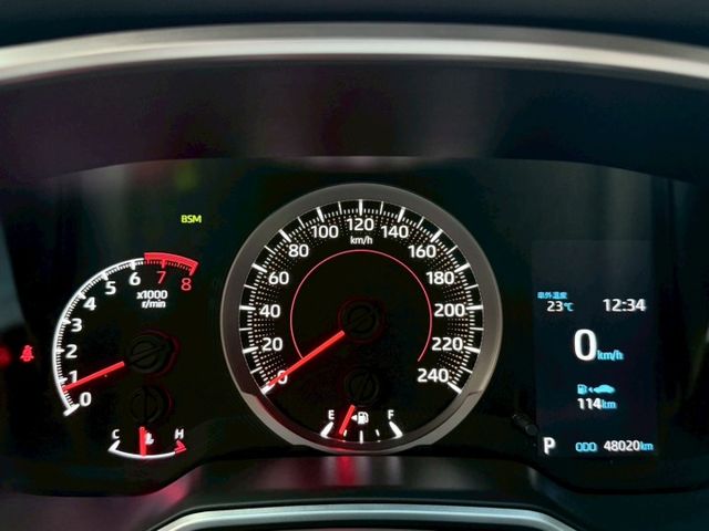 22年 ALTIS 豪華+ 僅跑4萬多 免鑰匙摸門啟動 全速域跟車 盲點偵測 中控螢幕 車道維持輔助系統  第16張相片