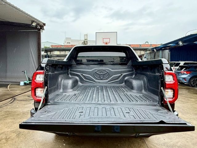 21年 HILUX 僅跑7萬公里 四輪傳動 ACC跟車系統 CARPLAY LED頭燈 抬頭顯示器 環景系統 電動座椅  第7張相片
