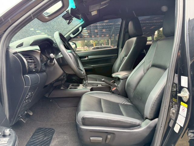 21年 HILUX 僅跑7萬公里 四輪傳動 ACC跟車系統 CARPLAY LED頭燈 抬頭顯示器 環景系統 電動座椅  第8張相片