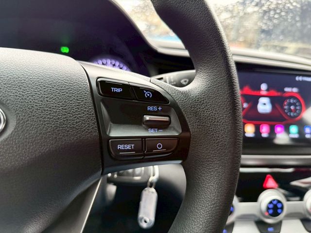 20年 Elantra 豪華型 原廠保養紀錄 定速巡航 後座出風口 大螢幕安卓影音 方向盤快控鍵 自動感應頭燈  第10張相片