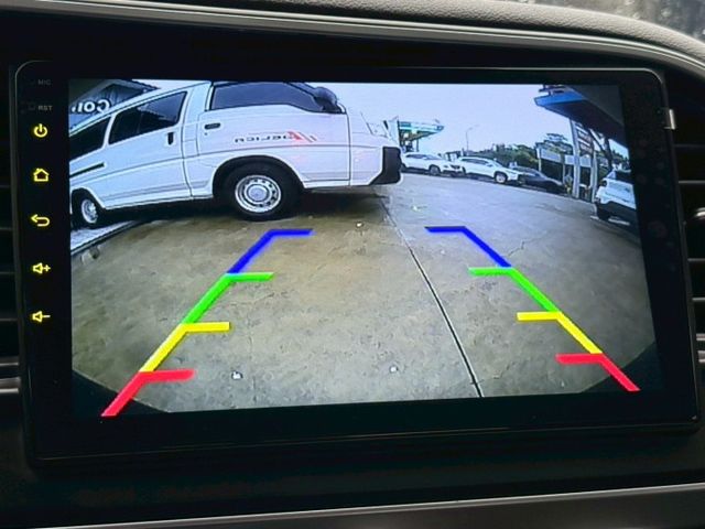 20年 Elantra 豪華型 原廠保養紀錄 定速巡航 後座出風口 大螢幕安卓影音 方向盤快控鍵 自動感應頭燈  第15張相片