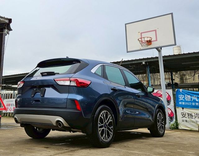 21年 KUGA 180匹大馬力休旅 Level 2輔助駕駛 CARPLAY 5種動態行車模式 電動座椅 分區溫控 盲點  第5張相片