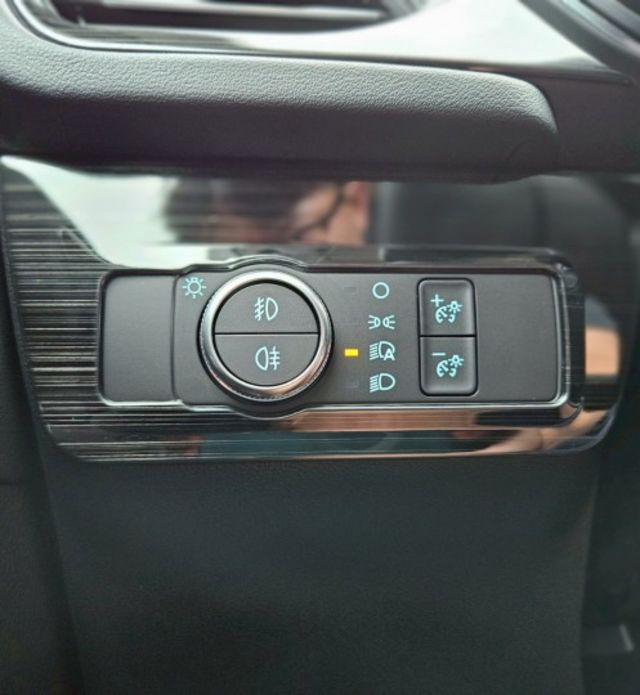 21年 KUGA 180匹大馬力休旅 Level 2輔助駕駛 CARPLAY 5種動態行車模式 電動座椅 分區溫控 盲點  第16張相片