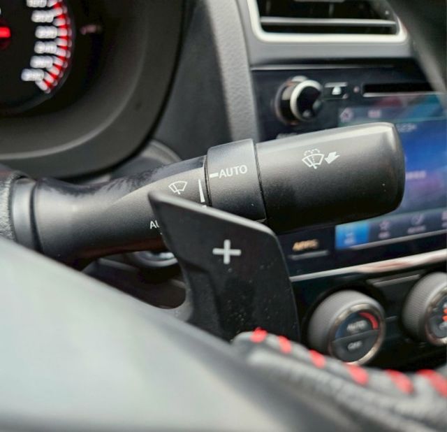 20年式 WRX 黑白雙色 全時四輪傳動 預防車道偏離輔助 換檔快撥 ACC跟車系統 盲點偵測 CARPLAY  第11張相片