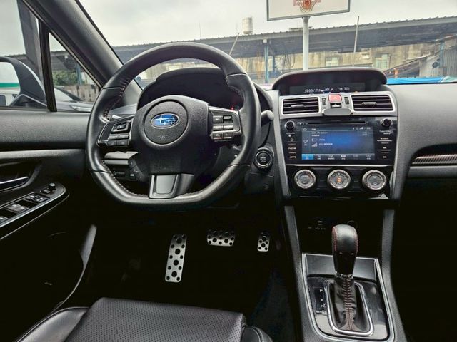 20年式 WRX 黑白雙色 全時四輪傳動 預防車道偏離輔助 換檔快撥 ACC跟車系統 盲點偵測 CARPLAY  第12張相片