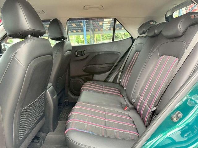 限量200台 英倫版 牛津綠 原廠保養紀錄 環景系統 盲點偵測 CARPLAY 英倫風格紋皮布椅 恆溫空調  第7張相片